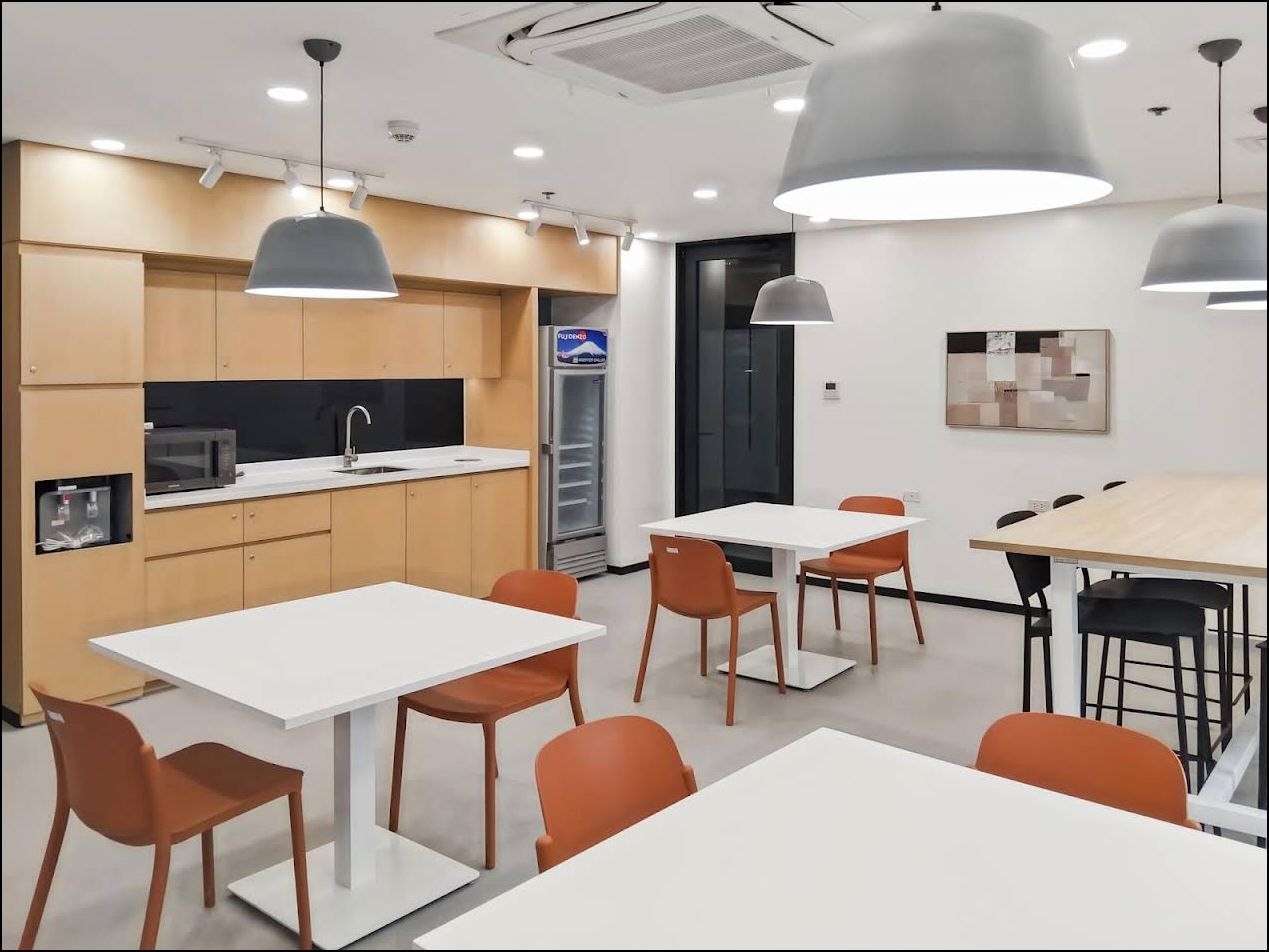 Regus — i2 Building workspace hero